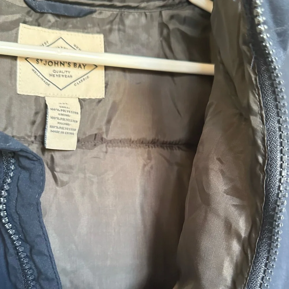 St. John's Bay Mens Big and Tall Puffer Vest 4XL - Picture 3 of 5